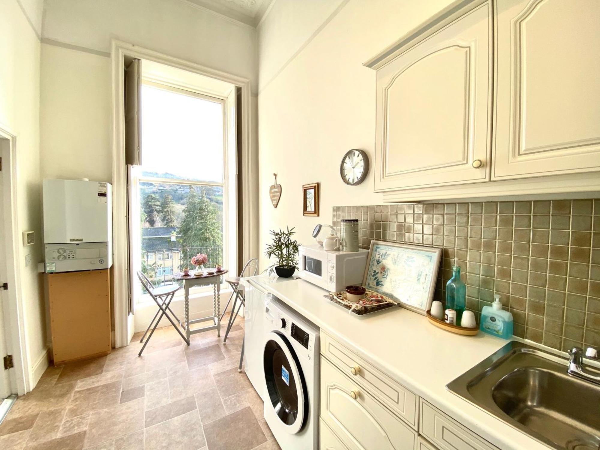Grosvenor Apartments In Bath - Great For Families, Groups, Couples, 80 Sq M, Parking Exterior photo