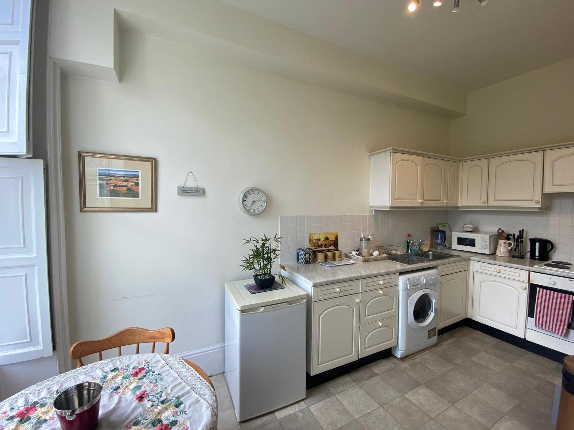 Grosvenor Apartments In Bath - Great For Families, Groups, Couples, 80 Sq M, Parking Exterior photo