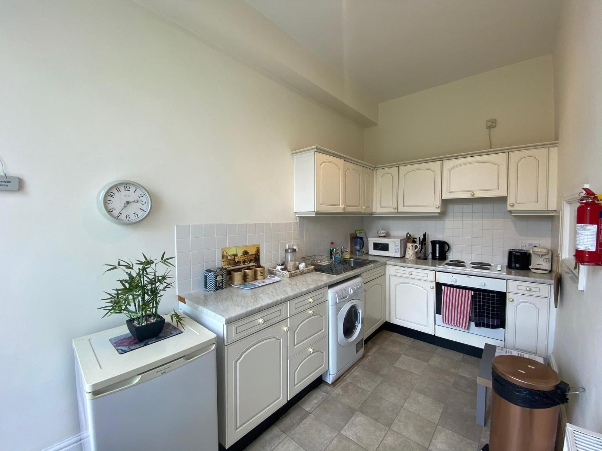 Grosvenor Apartments In Bath - Great For Families, Groups, Couples, 80 Sq M, Parking Exterior photo