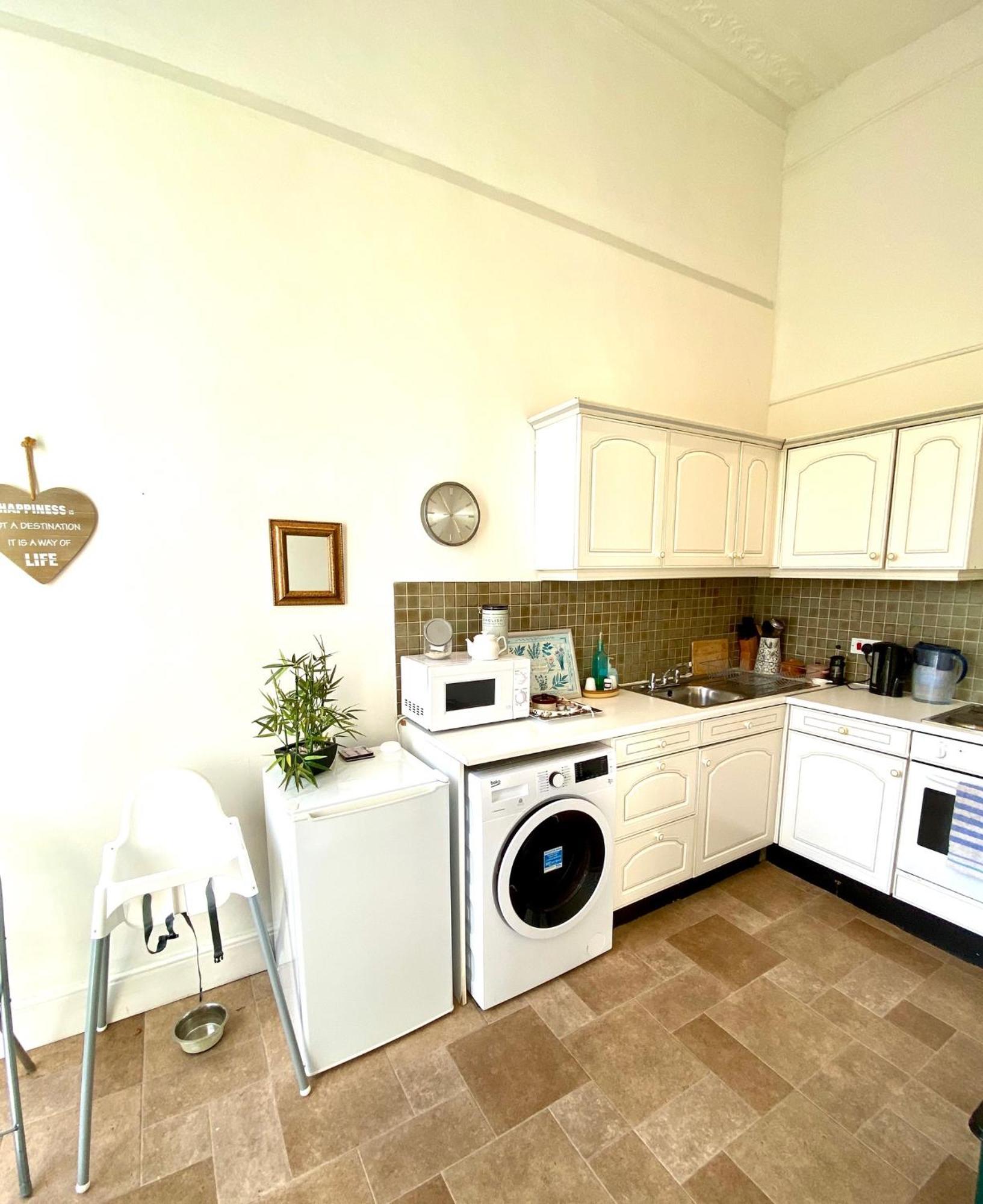 Grosvenor Apartments In Bath - Great For Families, Groups, Couples, 80 Sq M, Parking Exterior photo